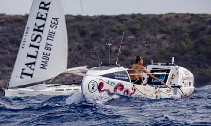 Молода дівчина з Британії самотужки перетнула Атлантику