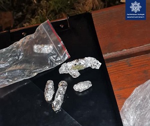 На Закарпатті поліцейські вилучили наркотики в ужгородця