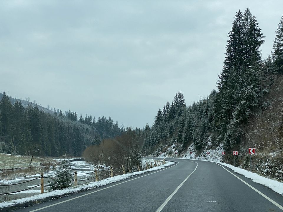 На Закарпатті відремонтували дороги в горах для безпечної подорожі