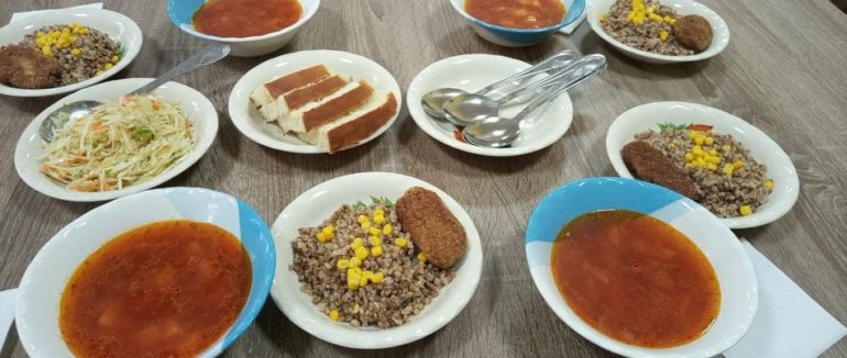 Нове здорове меню: як в Ужгороді харчуються школярі