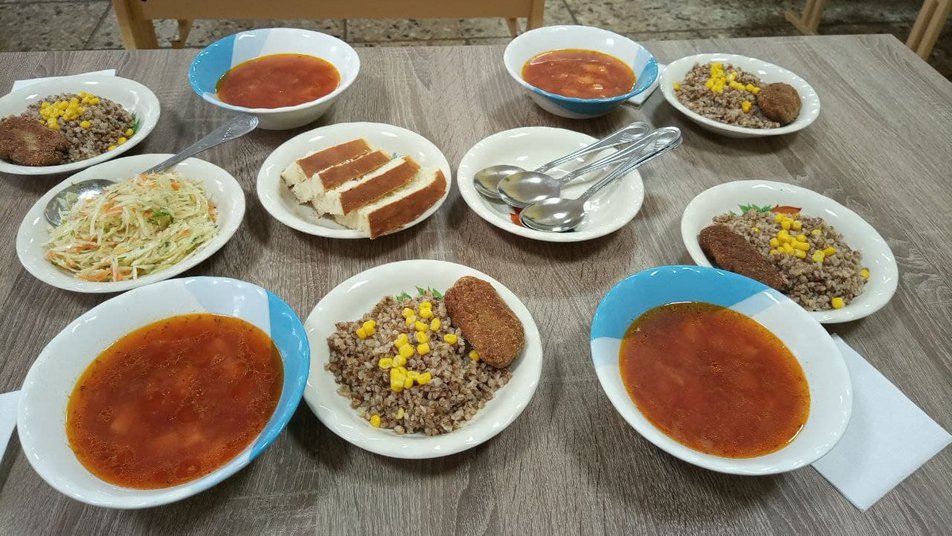 Нове здорове меню: як в Ужгороді харчуються школярі