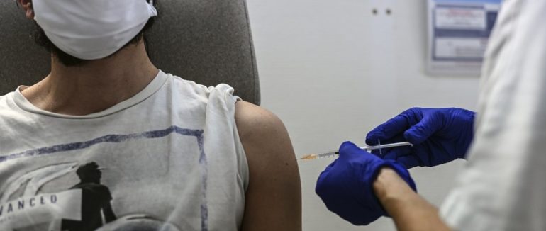 Два дні вакцинації: понад 1300 українців вже зробили щеплення від COVID-19