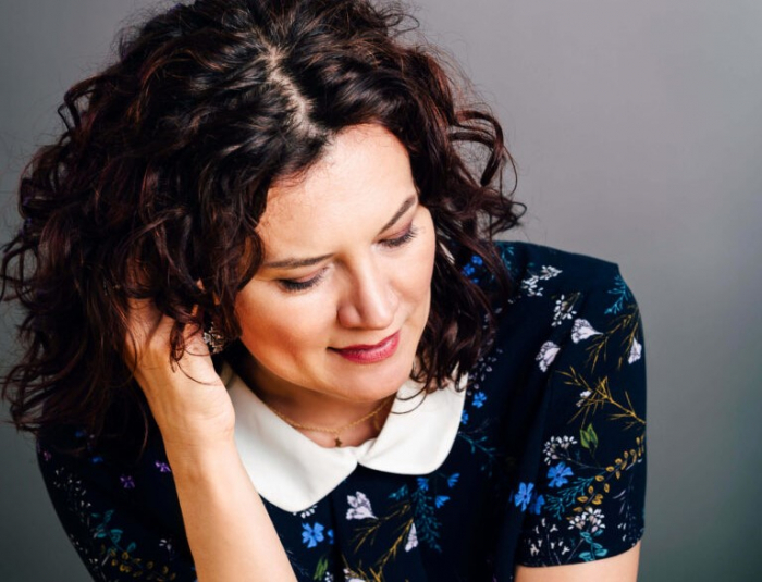 Ким Ви себе більш відчуваєте: поетом чи прозаїком?: письменниця з Ужгорода Оксана Луцишина