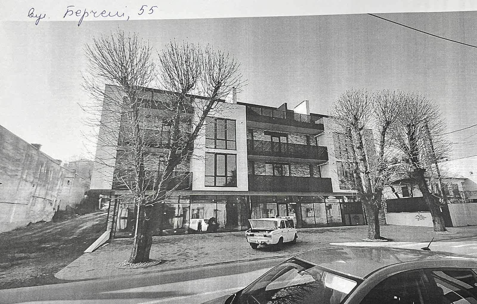 В Ужгороді намагались привласнити багатоквартирний будинок