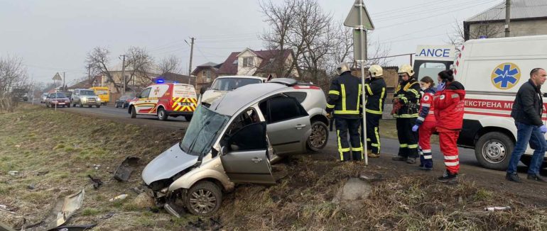 Смертельна аварія: Іршавські рятувальники деблокували загиблого у ДТП водія