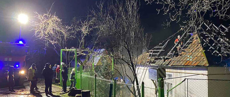 Спав і невідчував, що його будинок горить: пожежа на Хустщині