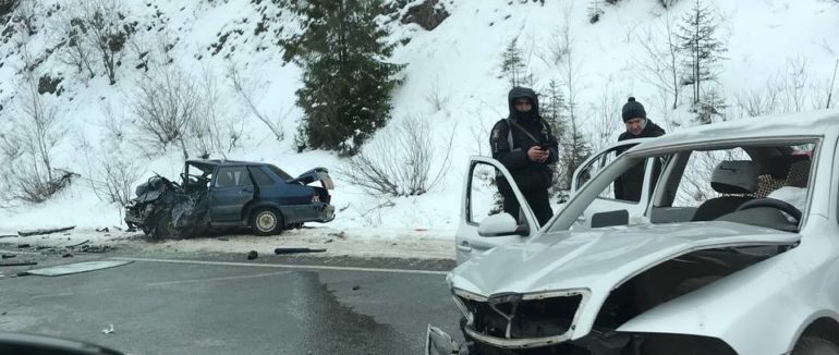 Зіткнулися дві автівки: автотроща на трасі “Київ-Чоп”