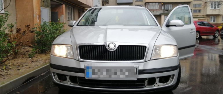 У Мукачеві були затримані хлопці, які знімали фари з автівок