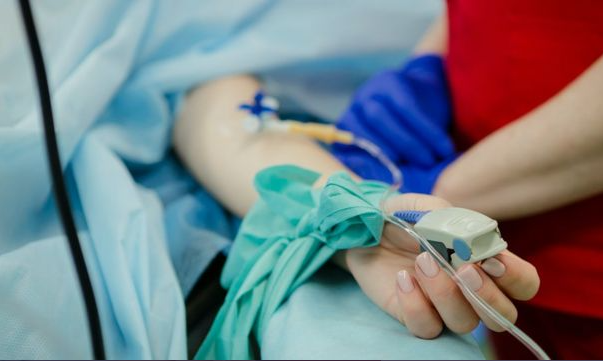 Смерть під час пологів: на Закарпатті трагічного обірвалося життя 23-річної породіллі