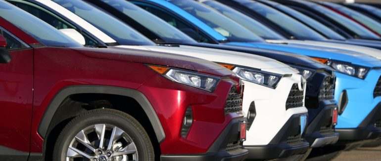 Січневий локдаун обвалив ринок нових легкових авто: які марки обирали українці та хто став бестселером