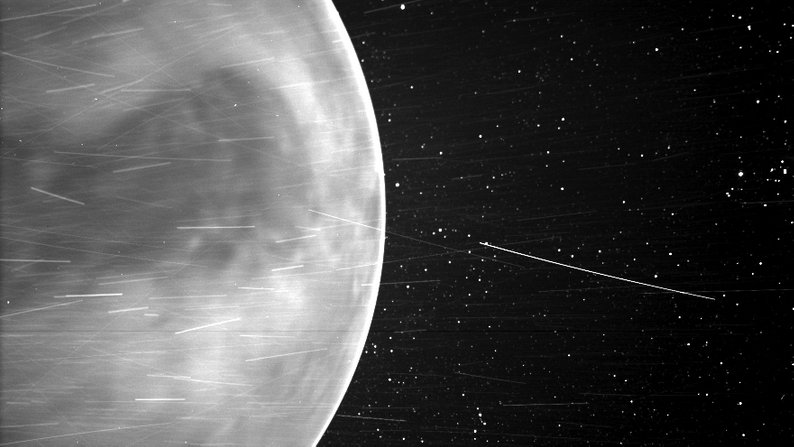 Як виглядає темна сторона Венери. Світлина від NASA