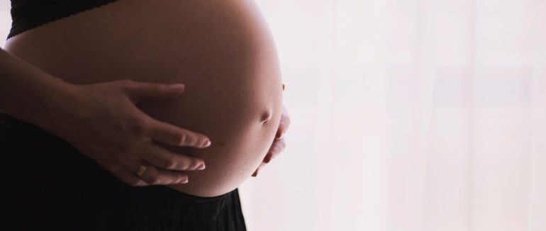 “Приймав” пологоти по відеозв’язку: 26-річна жінка госпіталізована