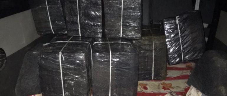 На Закарпатті накладено арешт на мікроавтобус, який транспортував безакцизні сигарети