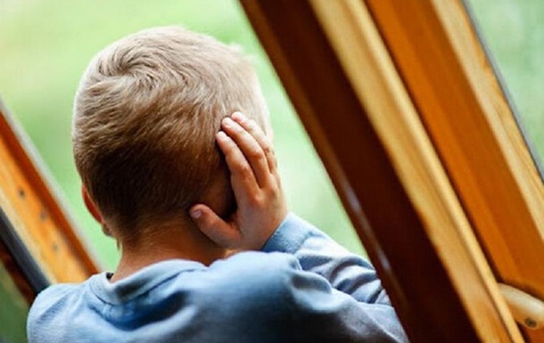 Втеча від п’яного батька: у Кривому Розі 10-річна дитина вискочила з 5 поверху