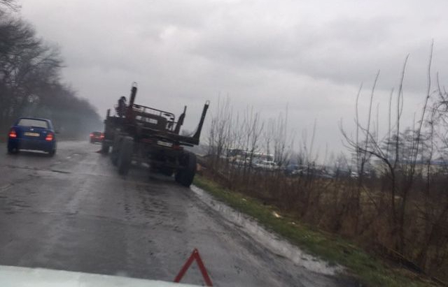 Поблизу Іршави в ДТП потрапив лісовоз