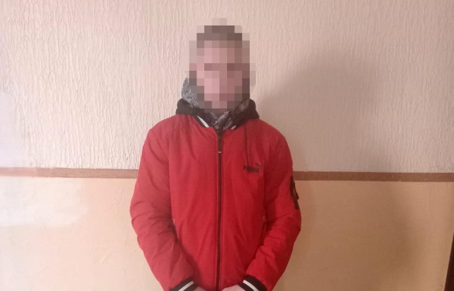 Не встояв перед залежністю: неповнолітній закарпатець викрав з магазину 10 пачок сигарет