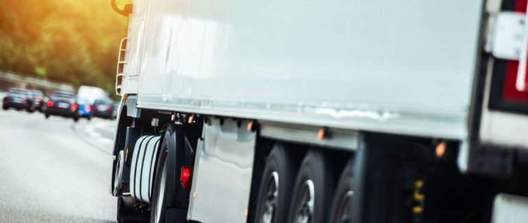 Рух обмежено: відвчора частину автодороги Мукачево-Львів-Рогатин перекрили рух для проїзду вантажівок