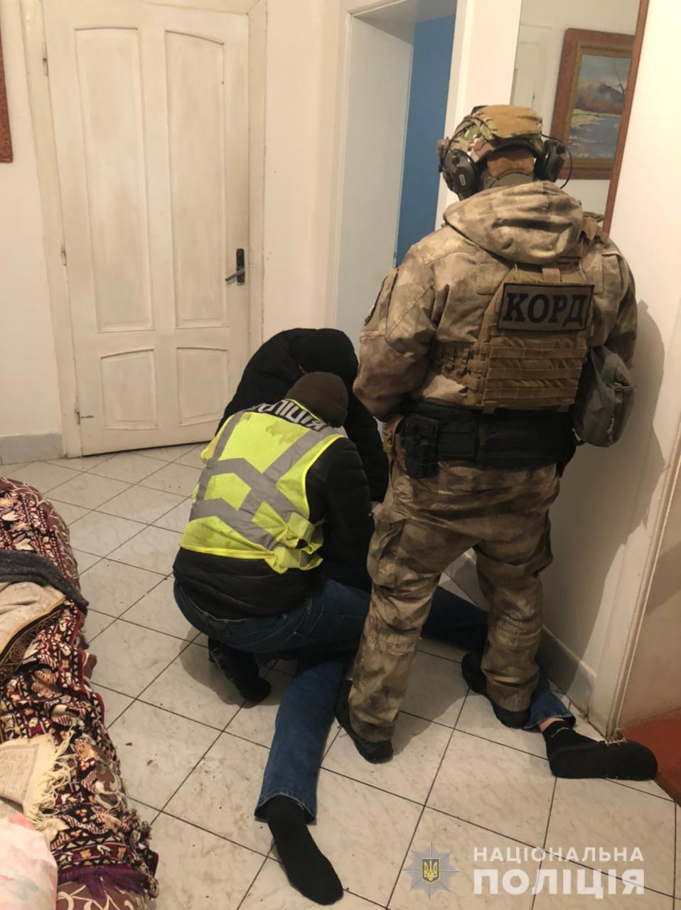 Поліція Закарпаття припинили злочинну діяльність наркодилера