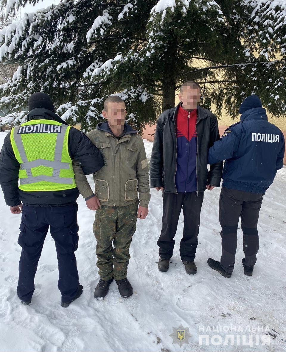 Приваблива сусідня електроніка: закарпатець зі спільником виніс всю побутову техніку від свого сусіда