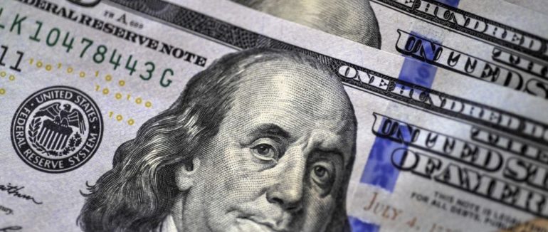 Курс валют на 15 березня: скільки коштують долар і євро