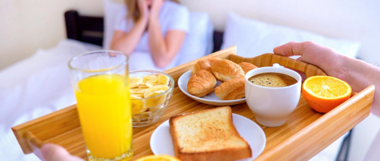 Сніданок на 8 Березня, який здивує: топ-5 легких та апетитних рецептів