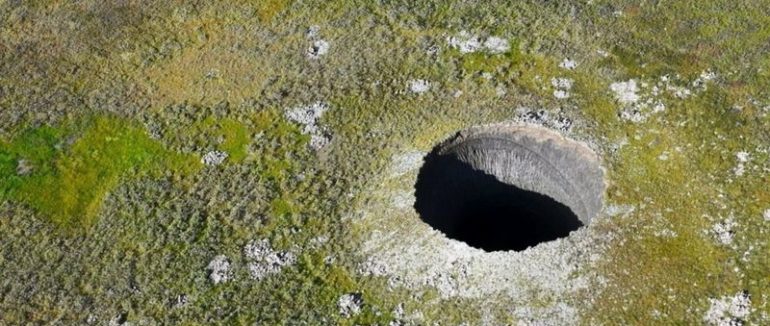 Загадкові отвори в тундрі. Чому вони непокоять вчених