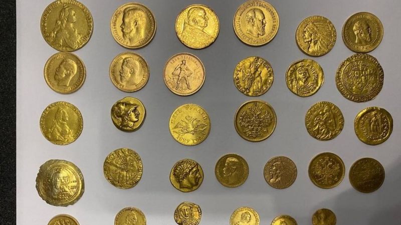 Монети, золото, шоломи та зброя: банда контрабандистів намагалася вивезти українські культурні цінності до ЄС