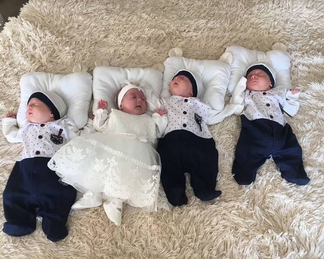 Четвірня з Тячівщини: батьки діляться милими світлинами малюків