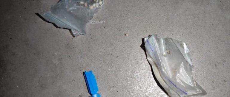 У Мукачеві Патрульна поліція затримала двох молодиків з наркотичними речовинами