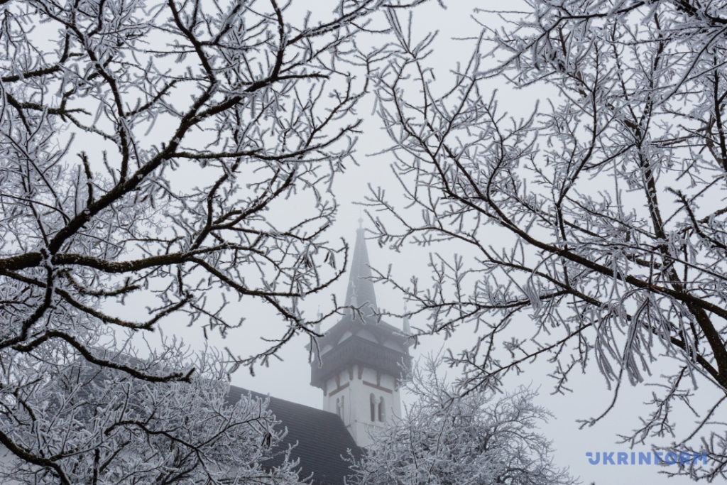 Закарпаття, Ужгородщина, храм, ковдра, готичний стиль, надписи, фотоподорож,