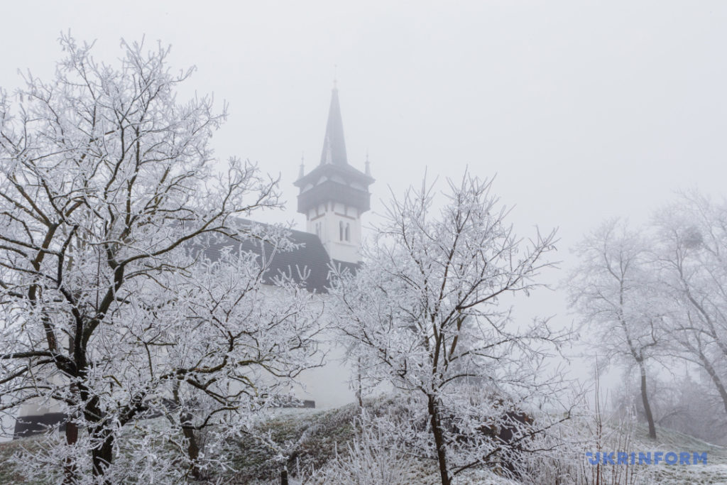 Закарпаття, Ужгородщина, храм, ковдра, готичний стиль, надписи, фотоподорож,