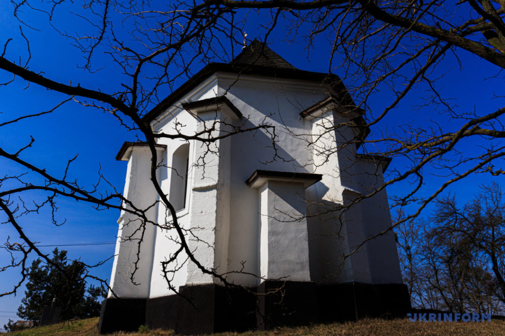 Закарпаття, Ужгородщина, храм, ковдра, готичний стиль, надписи, фотоподорож,