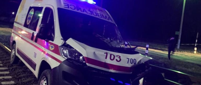 Мукачівська ДТП за участі швидкої та поїзду: подробиці від патрульних