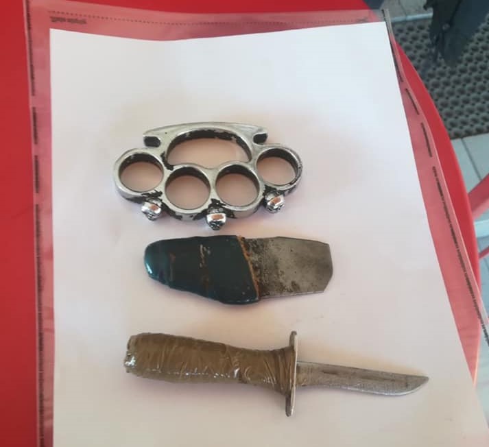 В Ужгороді у затриманого чоловіка виявили холодну зброю