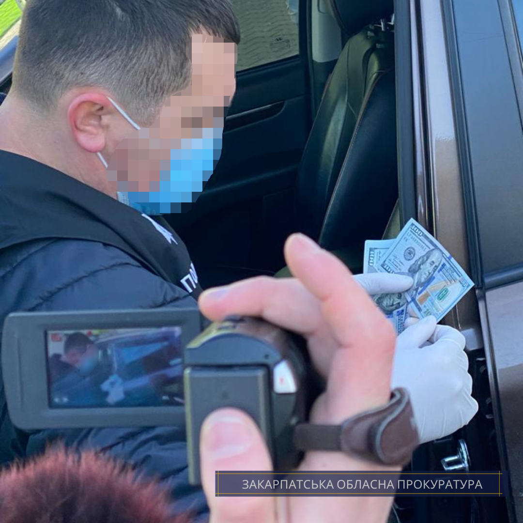 Хабар у 2000 доларів: на Закарпатті судитимуть працівника філії «Укрзалізниці»
