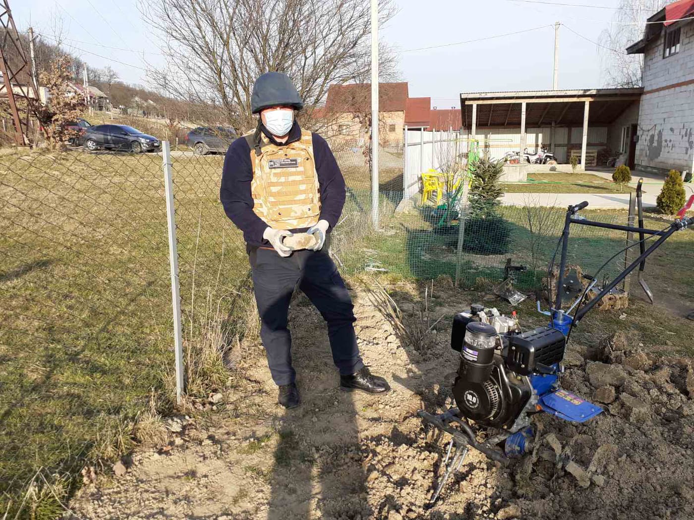 Закарпатець порався у себе на городі і знайшов боєприпас часів Другої світової війни
