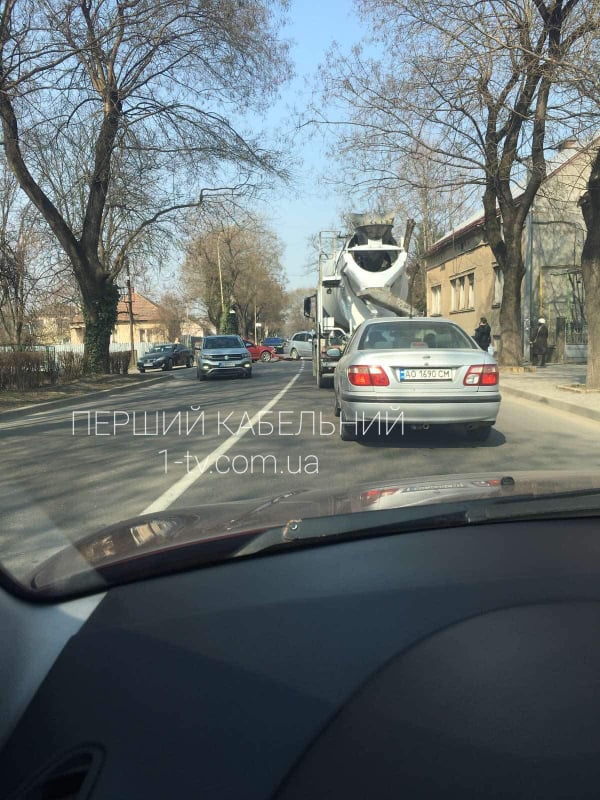 ДТП в Ужгороді: на Собранецькій вулиці зіткнулись дві іномарки