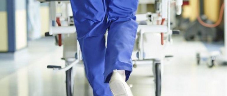 На Рахівщині травмованого киянина з пневмотораксом транспортували до лікарні