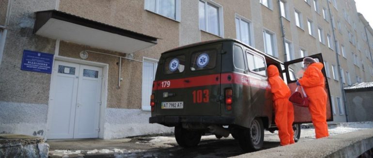 В Україні планують карати ув’язненням за погрозу чи насильство щодо медика