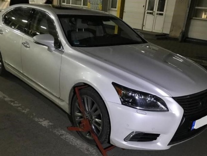 На кордоні Закарпаття вилучили автомобіль розшукуваний Інтерполом