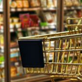 Продукти, одяг, транспорт чи алкоголь: на що у 2020 році найбільше коштів витратили українці