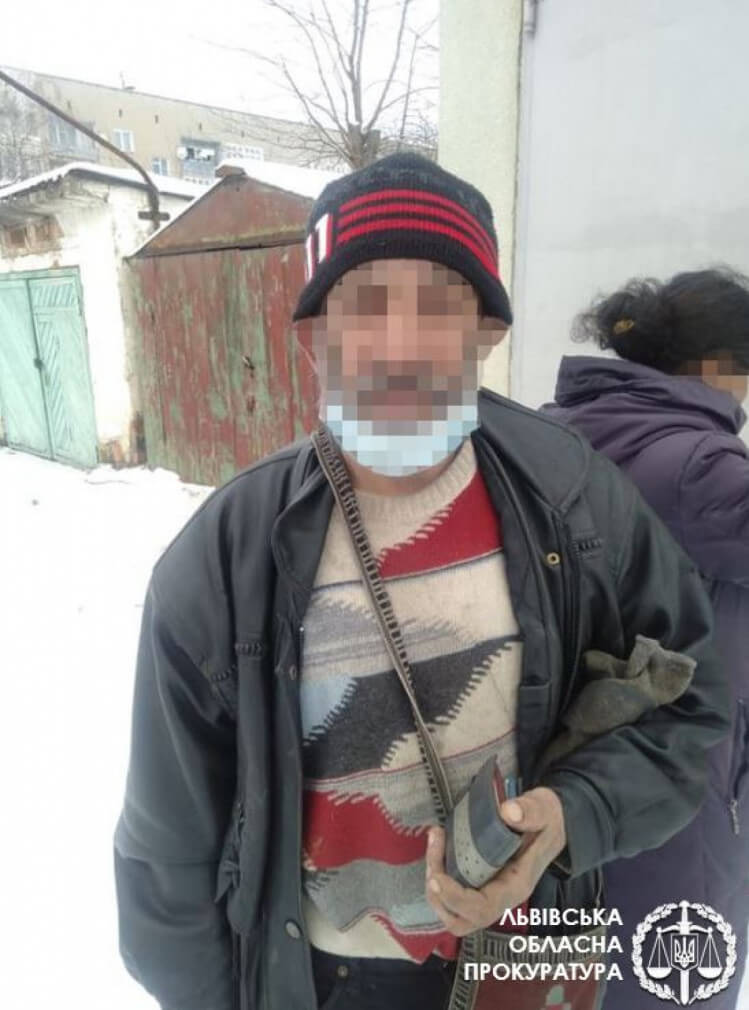 Суд взяв під варту двох закарпатців які вбили чоловіка молотком через ревнощі