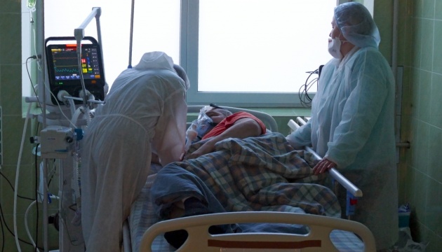 Нові антирекорди в Закарпатті: більше тисячі смертей від коронавіруса