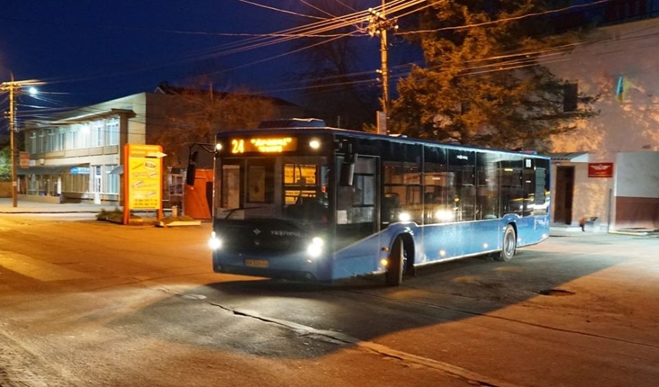 Від завтра громадський транспорт Ужгорода та Мукачева припинять курсування