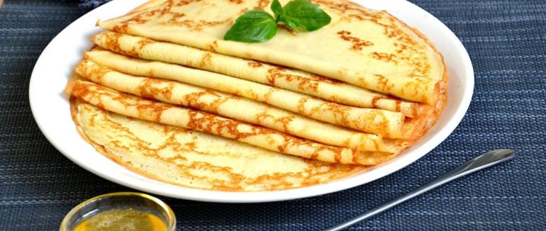 Рецепт ніжних млинців на кефірі для смачного сніданку