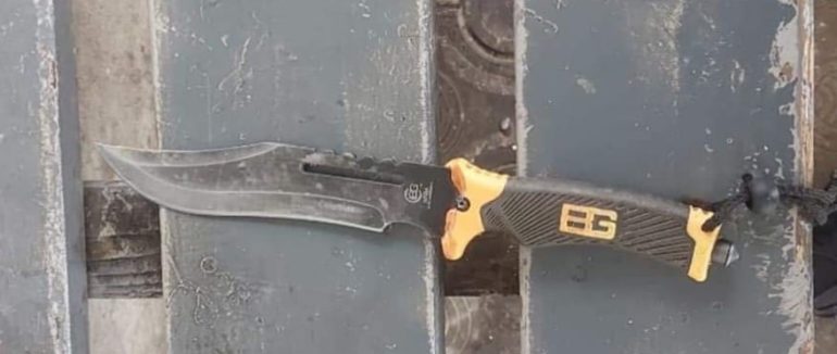 В Ужгороді чоловік розгулював вулицями з ножем