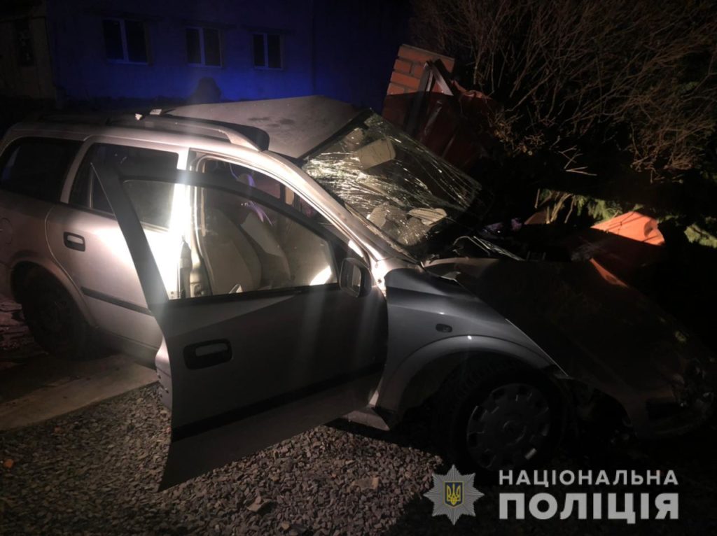 На Мукачівщині трапилась автопригода зі смертельними наслідками: поліція відкрила кримінальне провадження