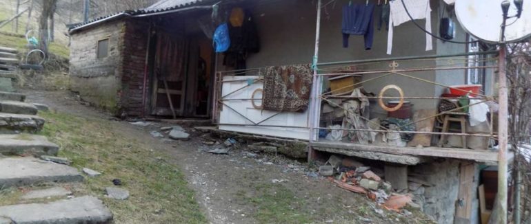 53-річна закарпатка зарізала співмешканця: після скоєного жінка намагалася втекти