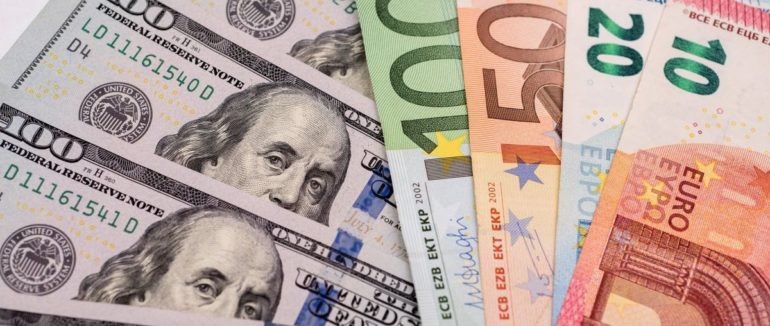 Долар знову дорожчає: курс валют на 24 березня