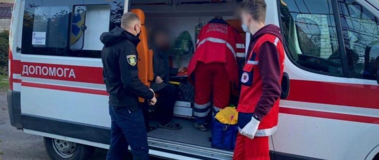 Лікарі місяць боролись за життя: у Хмельницькій області 19-річний юнак побив до смерті 14-річного хлопця 